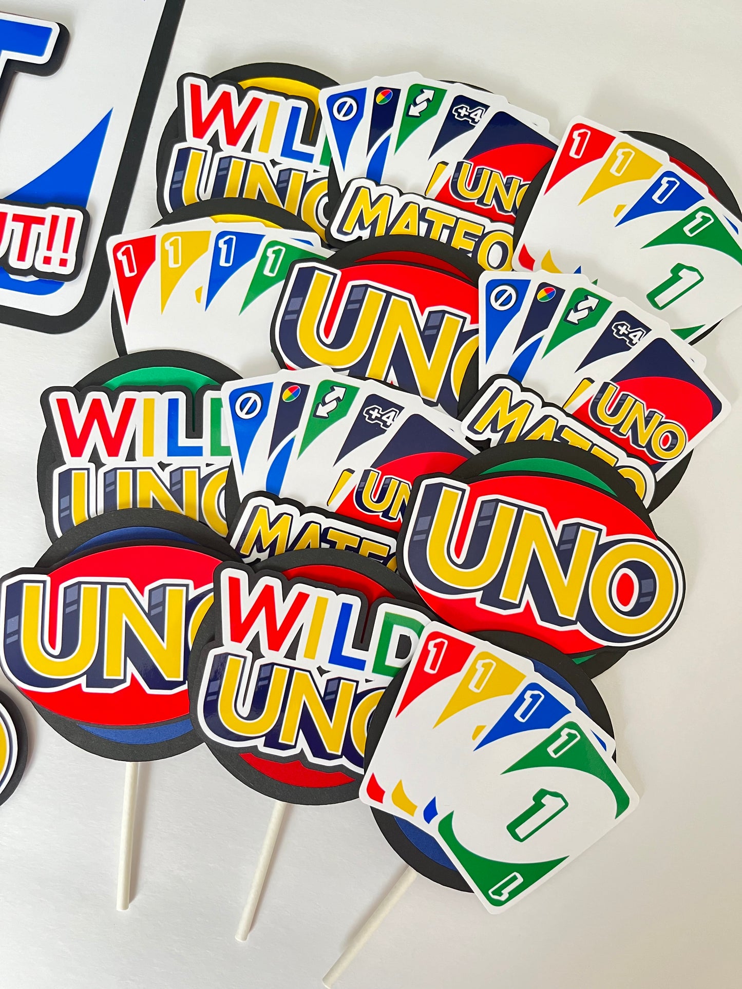 UNO themed Party Decorations