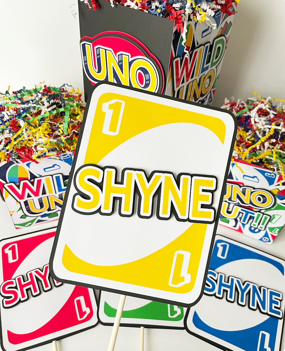 UNO Centerpieces