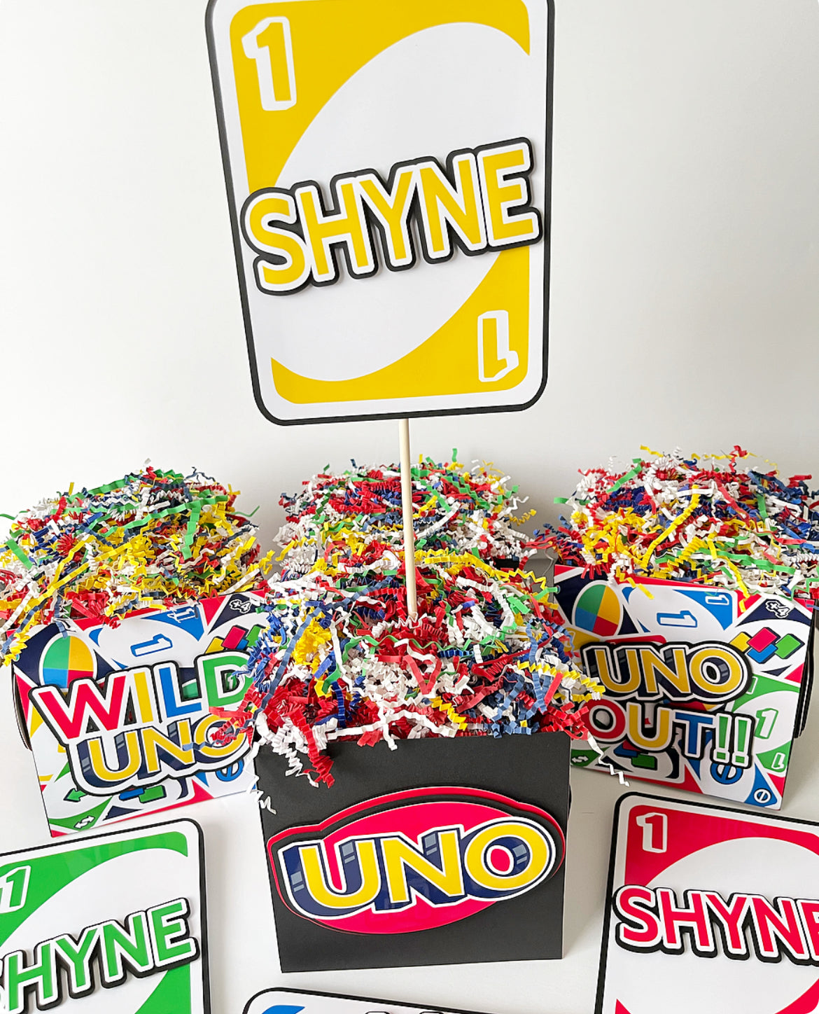 UNO Centerpieces